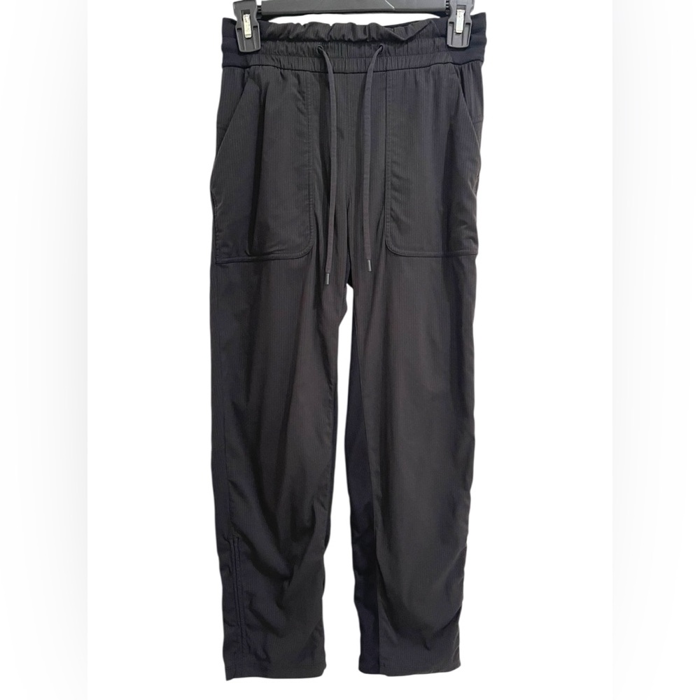 Lululemon Dance Studio Cropped Active Pants Size 4 Black Drawstring Pockets